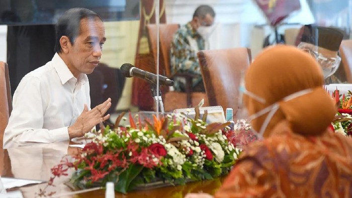 Jokowi dan bansos
