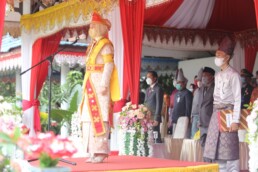 Walikota, Tatong Bara, saat upacara peringatan HUT Kotamobagu ke-14.