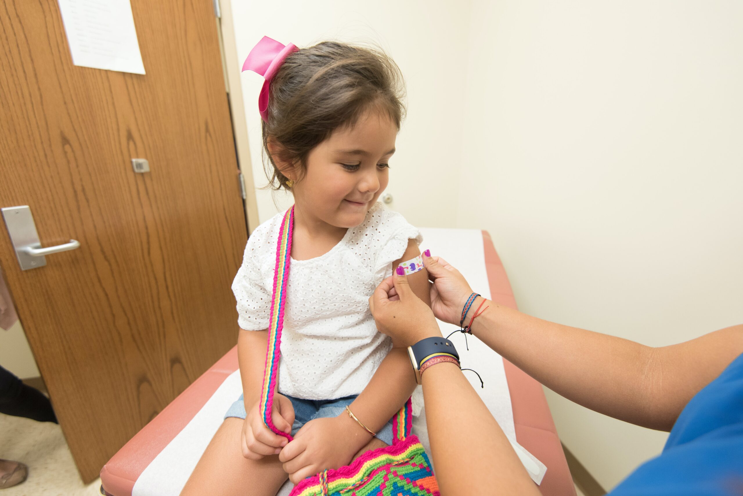 Ilustrasi vaksin pada anak (Sumber: pexels.com)