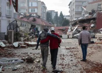 Search and rescue efforts continue in the wreckage of buildings destroyed by the earthquake in Hatay, Turkey. Follow the latest news and live updates from Turkey and Syria. Photograph: Tolga Ildun/ZUMA Press Wire/REX/Shutterstock