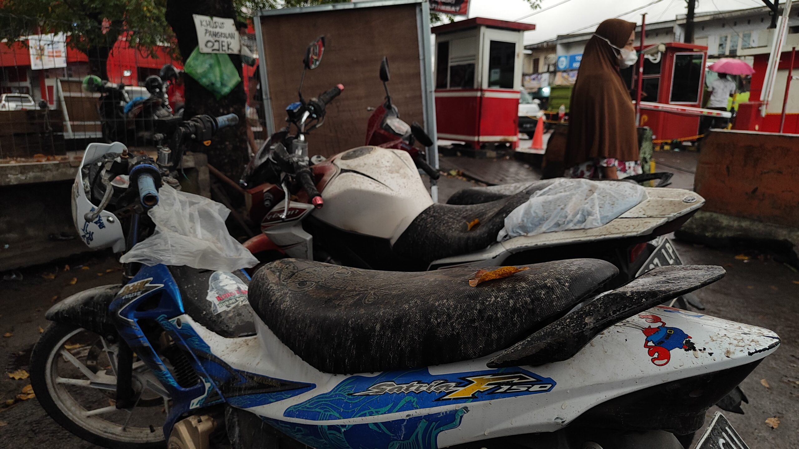 FOTO: Sebaran abu vulkanik di Manado akibat erupsi Gunung Ruang