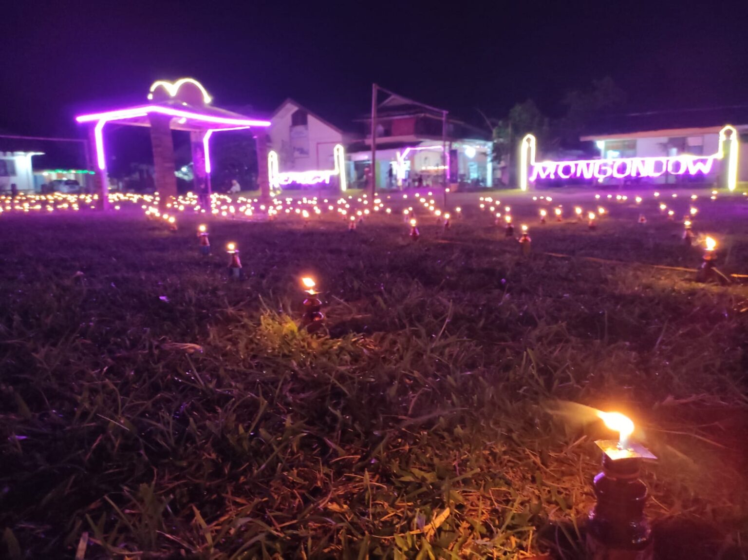 Malam pertama Monuntul di Lapangan Kelurahan Mongondow, Kotamobagu Selatan, (Foto: ZONAUTARA.com).