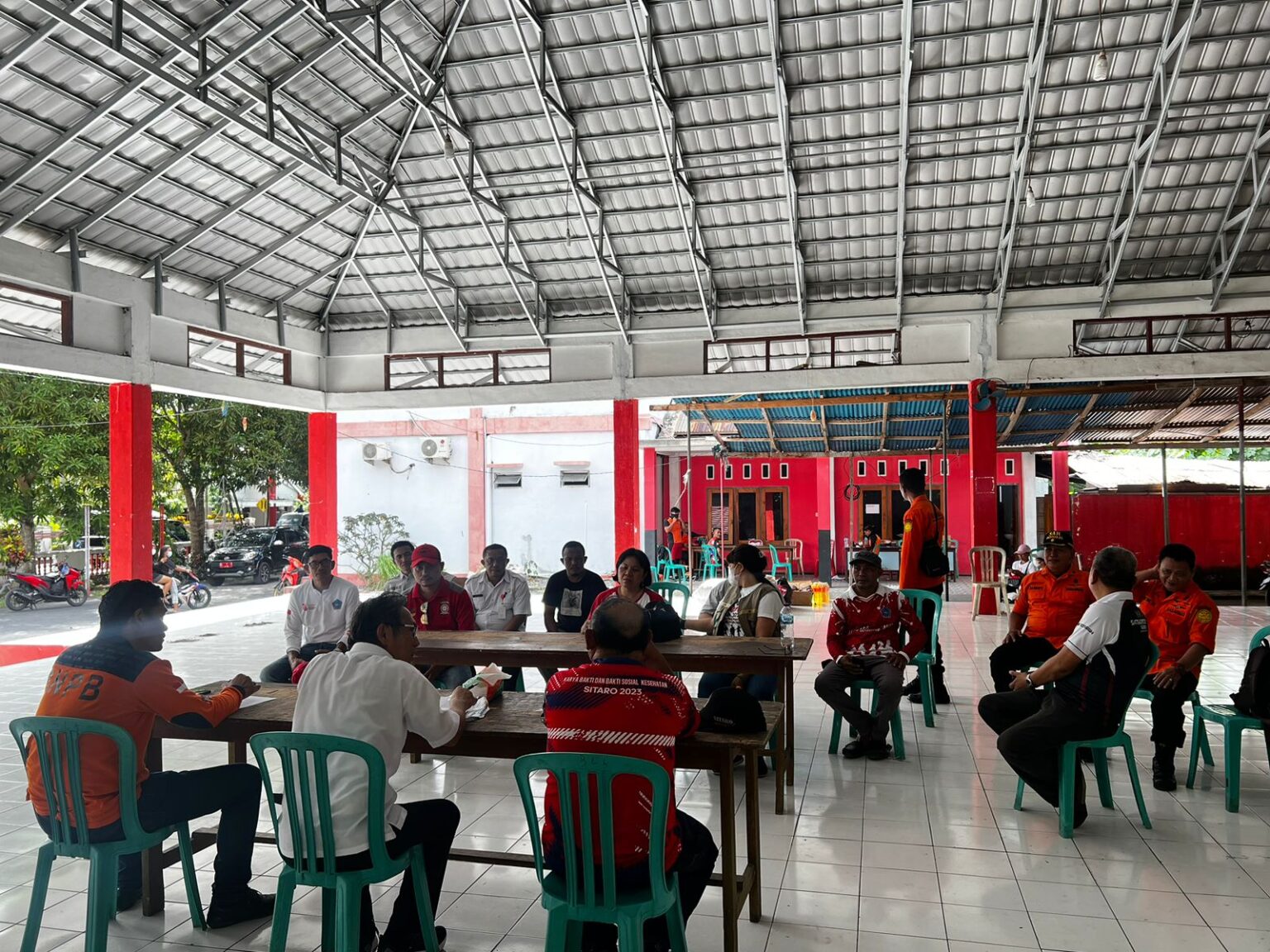 Tim SAR Gabungan siaga menangani bencana letusan gunung Ruang, Tagulandng, ( Foto: Basarnas Manado).