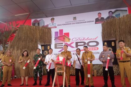 Wali Kota Tomohon, Caroll Senduk, membuka Dikbud Expo 2024 di Anugerah Hall, Senin, 13 Mei 2024, (Foto: Mediasulut).