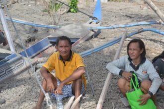 Defni Tatemba, bersama adiknya Reynol Tatemba saat berkunjung ke Pulau Ruang, (Foto: ZONAUATAR.com/Masrhal Datundugon).