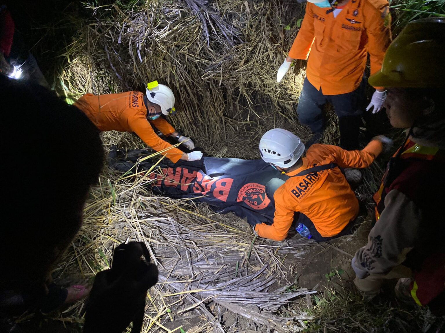 Basarnas Manado Temukan Petani Hilang di Desa Teep, Minahasa Selatan, (Foto: Basarnas Manado).