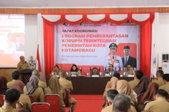 j Wali Kota Kotamobagu, Asripan Nani, saat membuka Rakor terkait Program Pemberantasan Korupsi Terintegrasi Pemerintah Kota Kotamobagu dengan KPK RI. (Foto: Diskominfo Kotamobagu).