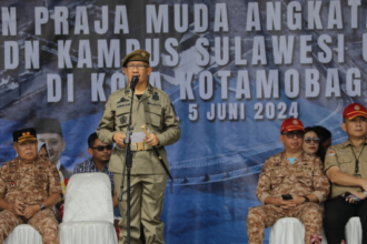 Pj. Wali Kota Kotamobagu, Asripan Nani, memimpin apel penerimaan dan pembukaan Magang II bagi Satuan Praja Muda Angkatan XXXIII IPDN Kampus Sulawesi Utara di lingkungan Pemerintah Daerah Kota Kotamobagu, (Foto: Diskominfo KK).