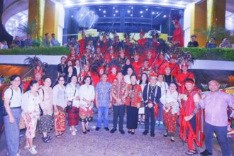 Pemkot Tomohon turut serta dalam karnaval yang diselenggarakan dalam rangka kegiatan Asosiasi Pemerintah Kota Seluruh Indonesia, (Foto: Pemkot Tomohon).