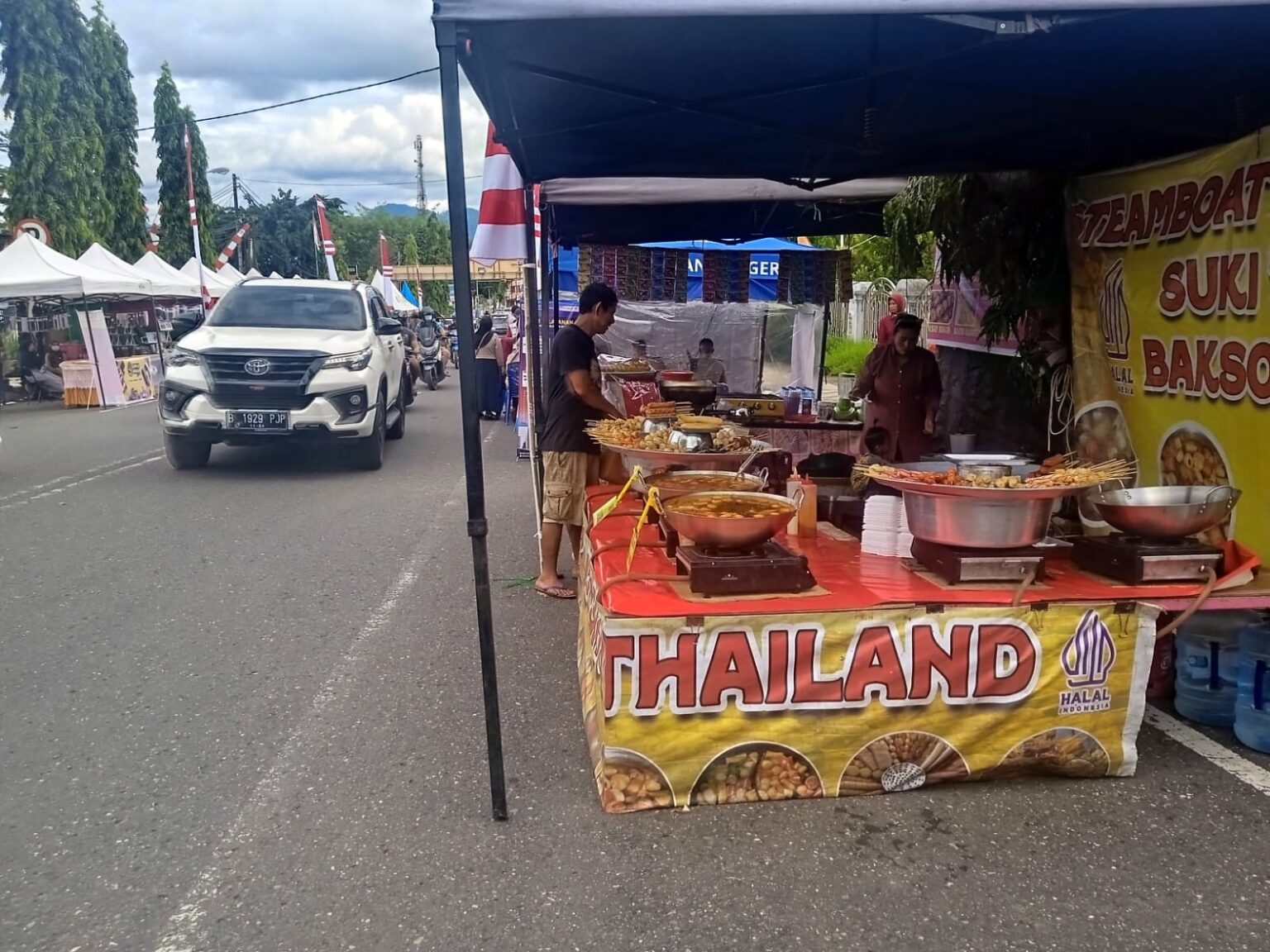 Salah satu kegiatan yang menjadi sorotan adalah pameran UMKM, (Foto: ZONAUTARA.com/Sajidin Kandoli).