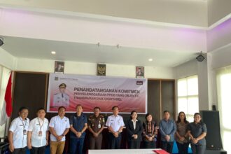 Wali Kota Tomohon, Caroll Senduk saat acara penandatanganan komitmen dukungan pelaksanaan Penerimaan Peserta Didik Baru (PPDB) Tahun 2024 yang dirangkaikan dengan penandatanganan Memorandum of Understanding (MOU) antara Pemerintah Kota Tomohon dengan Institut Agama Kristen Negeri Manado (IAKN), (Foto: Pemkot Tomohon).