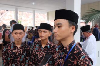 Masrivan mokolintad, bersama finalis fahm al-qur'an wakilkota kotamobagu, (foto: zonautara. Com/yegar sahaduta).