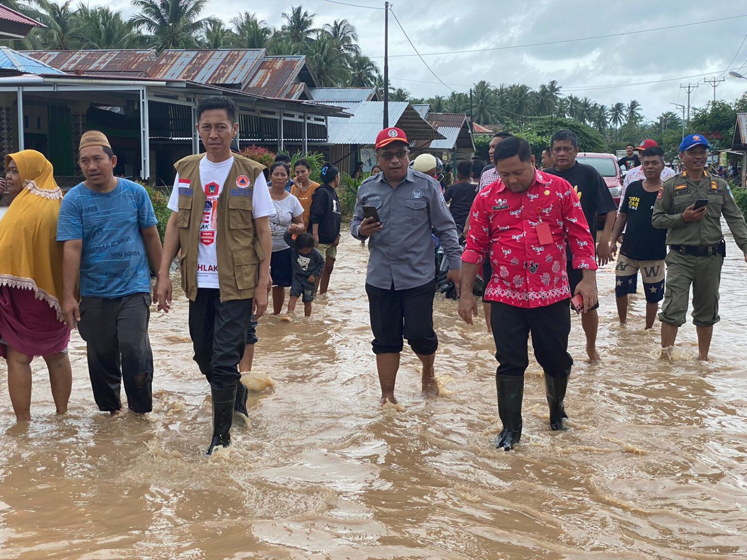 Banjir Melanda Bolmong Selatan: Pemerintah Tetapkan Status Siaga Darurat dan Berikan Bantuan Cepat, (Foto: Diskominfo Bolsel).