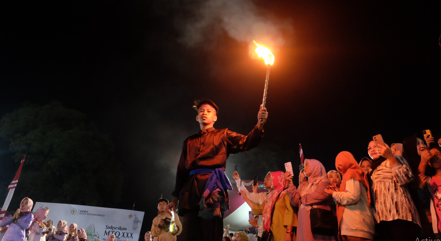 Meriah: Suasana pembukaan MTQ XXX Tingkat Provinsi Sulawesi Utara di Kota Kotamobagu berlangsung meriah, (Foto: ZONAUTARA.com/Yegar Sahaduta).