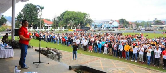 Penjabat Wali Kota Kotamobagu, Abdullah Mokoginta, secara resmi membuka rangkaian kegiatan dalam rangka memeriahkan HUT ke-79 Kemerdekaan Republik Indonesia, (Foto: Komunika Sulut).