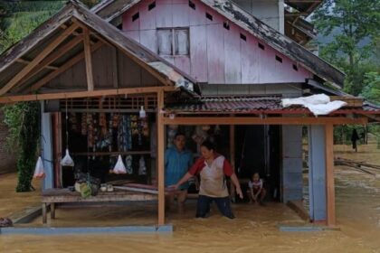 14 Jam jalur Molibagu-Bolmong lumpuh, Kecamatan Pinteng dan Pintim terendam air