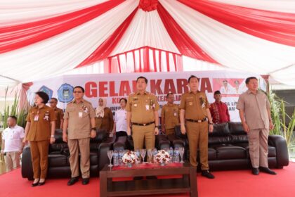 Wakil Gubernur Sulut dan Wali Kota Tomohon Hadiri Gelar Karya dan Job Fair di SMK Negeri 1 Tomohon