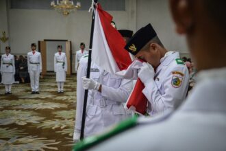 Foto pengukuhan anggota paskibraka Kotamobagu, (Foto: ZONAUTARA.com/Yegar Sahaduta).