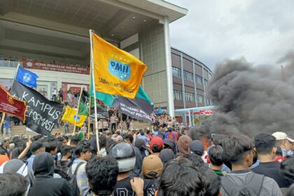 Sejumlah civitas kampus di Sulawesi Utara turun aksi lanjutan Darurat Indonesia
