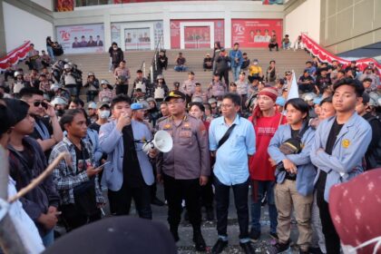 Surat pernyataan sikap Ismail Dahap akhiri unjuk rasa di DPRD Sulut