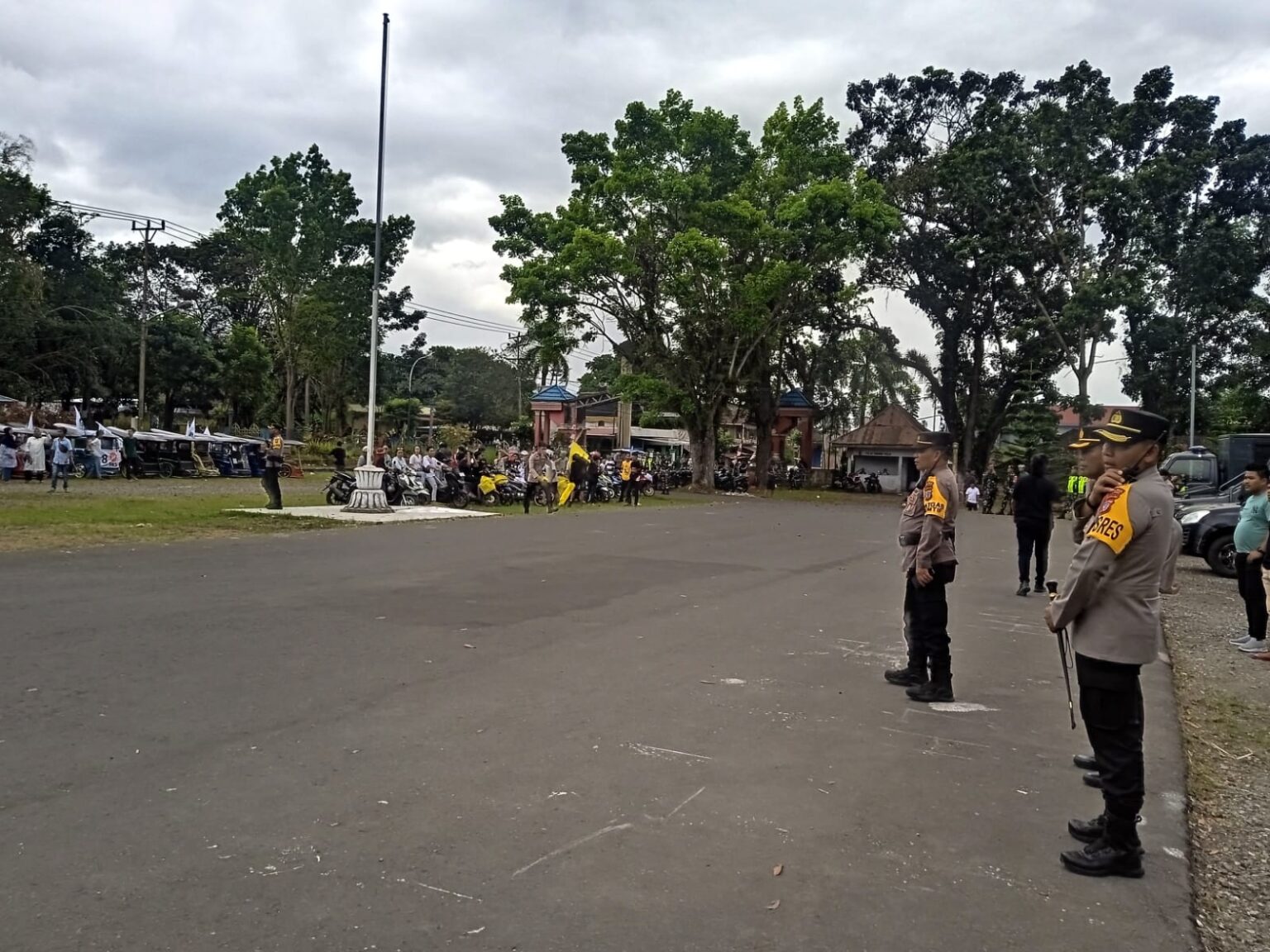 Kapolres Kotamobagu Pastikan Pengamanan Maksimal untuk Pendaftaran Pasangan Calon Wali Kota dan Wakil Wali Kota, (Foto: ZONAUTARA.com/ Sajidin Kandoli).