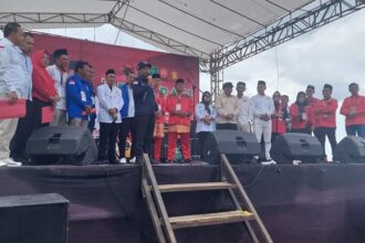 Ketua DPD Nasdem Bolsel Mohamad Paputungan, saat menyatakan sikap mendukung pasangan Iskandar-Deddy pada deklarasi di Sekretariat PDI Perjuangan Bolsel, Desa Sondana, Kecamatan Bolaang Uki. (Romansyah Banjar/Zonautara.com).