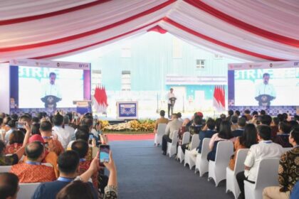 Presiden Jokowi hadiri peresmian proyek pembangunan pabrik CSCEC-4 yang didanai oleh China