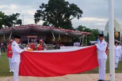 FOTO: Momen upacara penurunan bendera dalam rangka HUT ke-79 RI di Kotamobagu