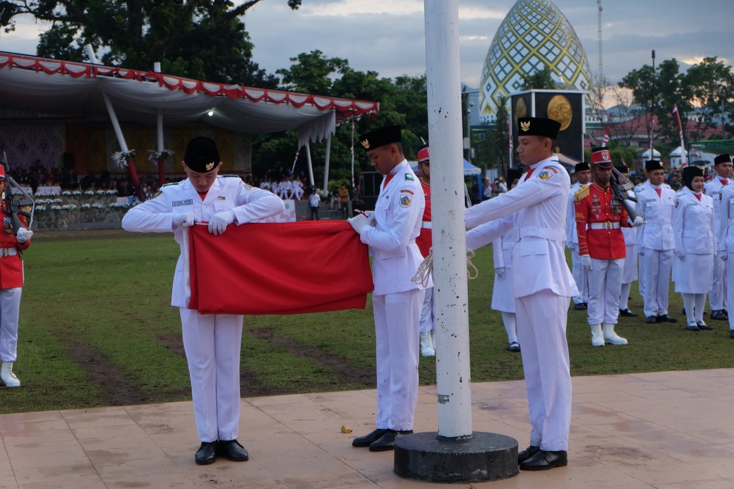 Penuruanan bendera di HUT Kemerdekaan RI Koya Kotamobagu.