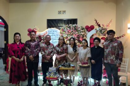 Wali Kota Tomohon Hadiri Ibadah Syukur dan Peringatan 30 Tahun Pelayanan Pdt. Dores Sambeka