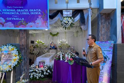 Wali Kota Tomohon Melayat ke Rumah Duka Jeanne Lucie Mandagie