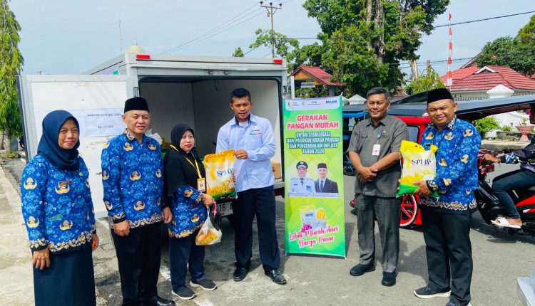 Suasana gerakan pangan murah di aun-alun boki hontinimbang kotamobagu, senin (23/9/2024) (foto: lamk/kuasa. Net).