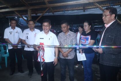 Pjs Wali Kota Tomohon Resmikan Usaha Penyulingan Nilam Keluarga Kaligis-Lasut