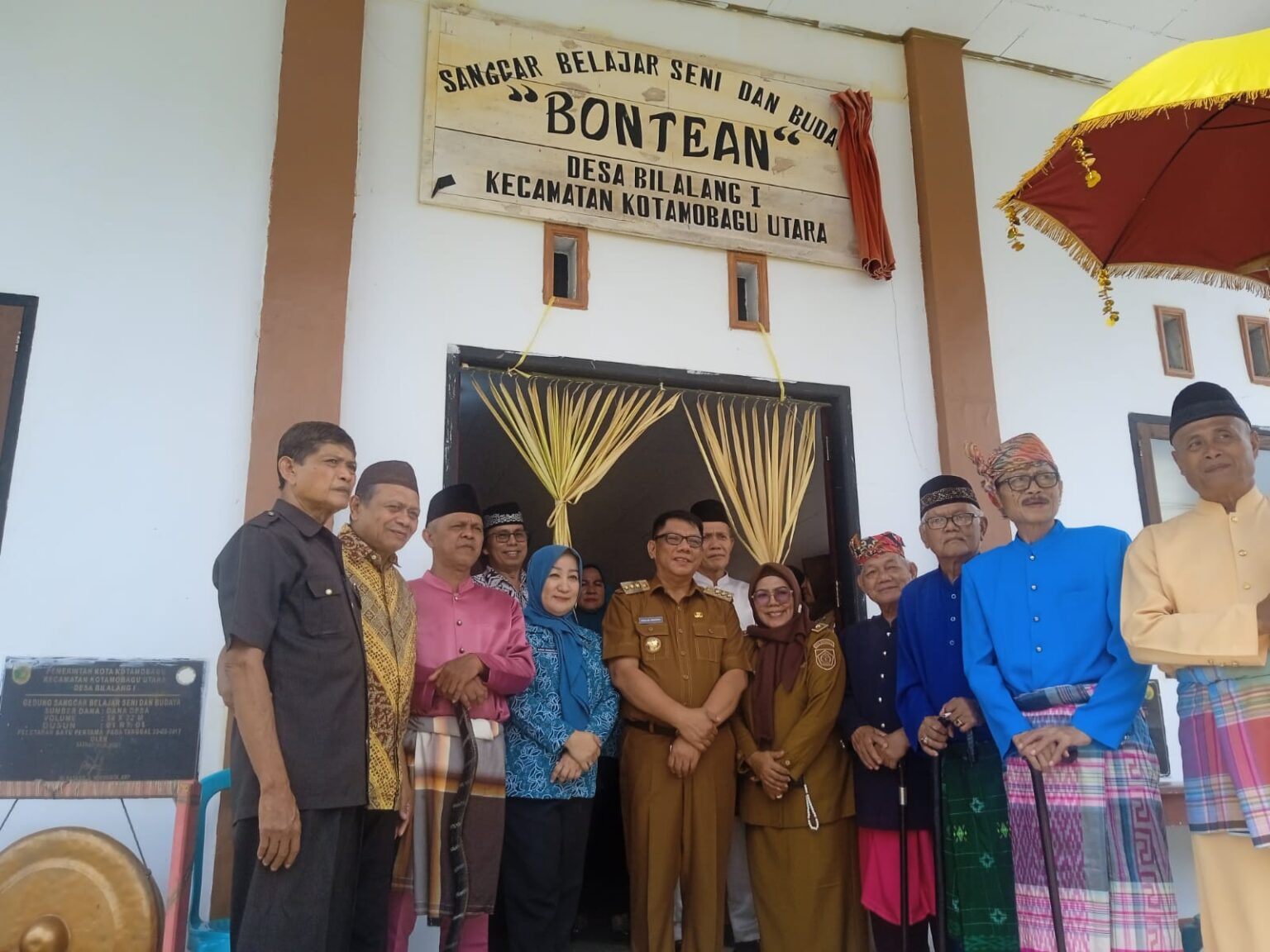 Pj wali kota kotamobagu, abdullah mokoginta saat melakukan kunjungan kerja dan silaturahmi di desa bilalang satu, kecamatan kotamobagu utara, (foto: zonautara. Com/sajidin kandoli).