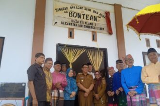 Pj wali kota kotamobagu, abdullah mokoginta saat melakukan kunjungan kerja dan silaturahmi di desa bilalang satu, kecamatan kotamobagu utara, (foto: zonautara. Com/sajidin kandoli).