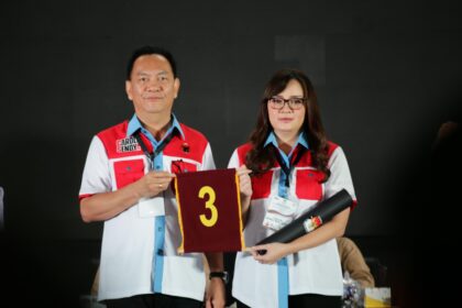 Pasangan Caroll Senduk dan Sendy Rumajar, (Foto: ZONAUTARA.com/Gitta Waloni).