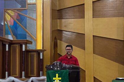 Pjs. Wali Kota Tomohon Hadiri Ibadah Komisi P/KB: Pesan Mendalam Peran Pria dalam Keluarga