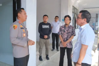 Suasana saat kapolres berkunjung ke diskominfo kotamobagu, (foto: diskominfo kotamobagu).