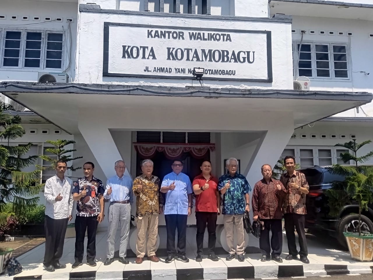 Teknisi jepang kunjungi kotamobagu untuk nostalgia pembangunan jalan akd, (foto: zonautara. Com/ sajidin kandoli).