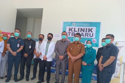 enjabat (Pj) Wali Kota Kotamobagu, Abdullah Mokoginta, bersama jajarannya mengunjungi RSUD Kotamobagu, (Foto: ZONAUTARA.com/Sajidin Kandoli).