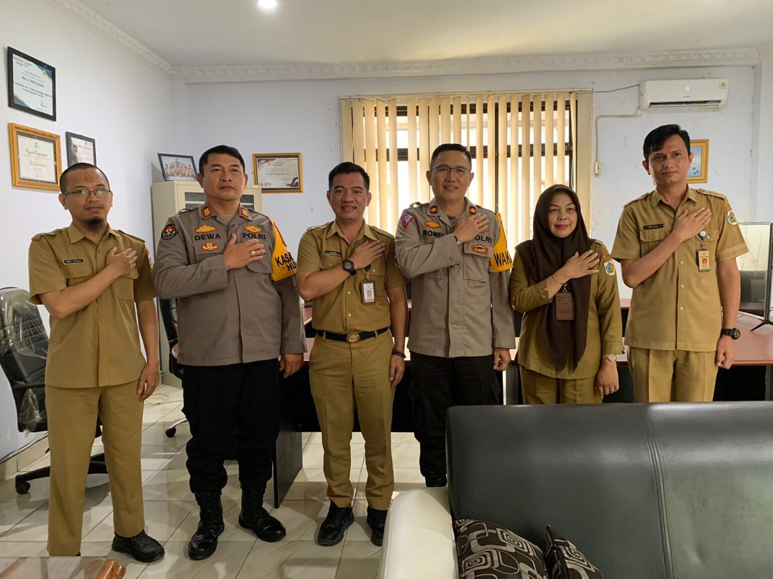 Dinas komunikasi dan informatika (kominfo) kota kotamobagu menerima kunjungan wakapolres kotamobagu kompol romel pontoh beserta jajaran, (foto: diskominfo kk).