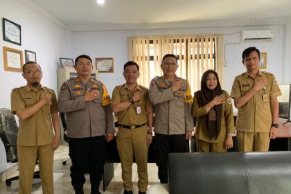 Dinas komunikasi dan informatika (kominfo) kota kotamobagu menerima kunjungan wakapolres kotamobagu kompol romel pontoh beserta jajaran, (foto: diskominfo kk).