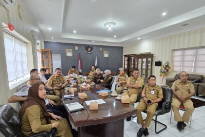 Rapat strategis terkait penanganan inflasi di Kota Kotamobagu, (Foto: Zonautara.com/Sajidin Kandoli).