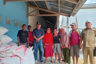 Penjabat (pj) wali kota kotamobagu, abdullah mokoginta, bersama sejumlah kepala organisasi perangkat daerah (opd) meninjau ketersediaan stok pangan, (foto: zonautara. Com/sajidin kandoli).