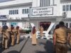 Suasana saat kepala dinas komunikasi dan informasi (kominfo) kota kotamobagu, m. Fahri damopolii, memimpin apel kerja di depan kantor wali kota kotamobagu, (foto: zonautara. Com/sajdin kandoli).