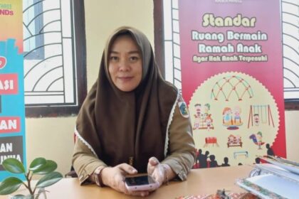 Kepala UPTD PPA Kotamobagu, Susilawati Gilalom, (Foto: ZONAUTARA.com/Sajidin Kandoli).