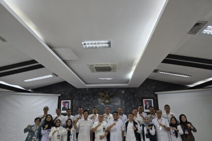Penjabat Wali Kota Kotamobagu, Abdullah Mokoginta, SH., M.Si., mengikuti Evaluasi Kinerja Penjabat Kepala Daerah untuk Triwulan I masa jabatannya yang digelar oleh Kementerian Dalam Negeri (Kemendagri) , (Foto: Diskominfo KK).