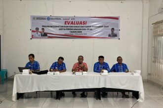 Disdik Kota Kotamobagu menggelar Rapat Evaluasi terkait Realisasi Anggaran Tahun 2024 serta membahas rencana program dan kegiatan untuk tahun 2025, (Foto: ZONAUTARA.com/Sajidin Kandoli).