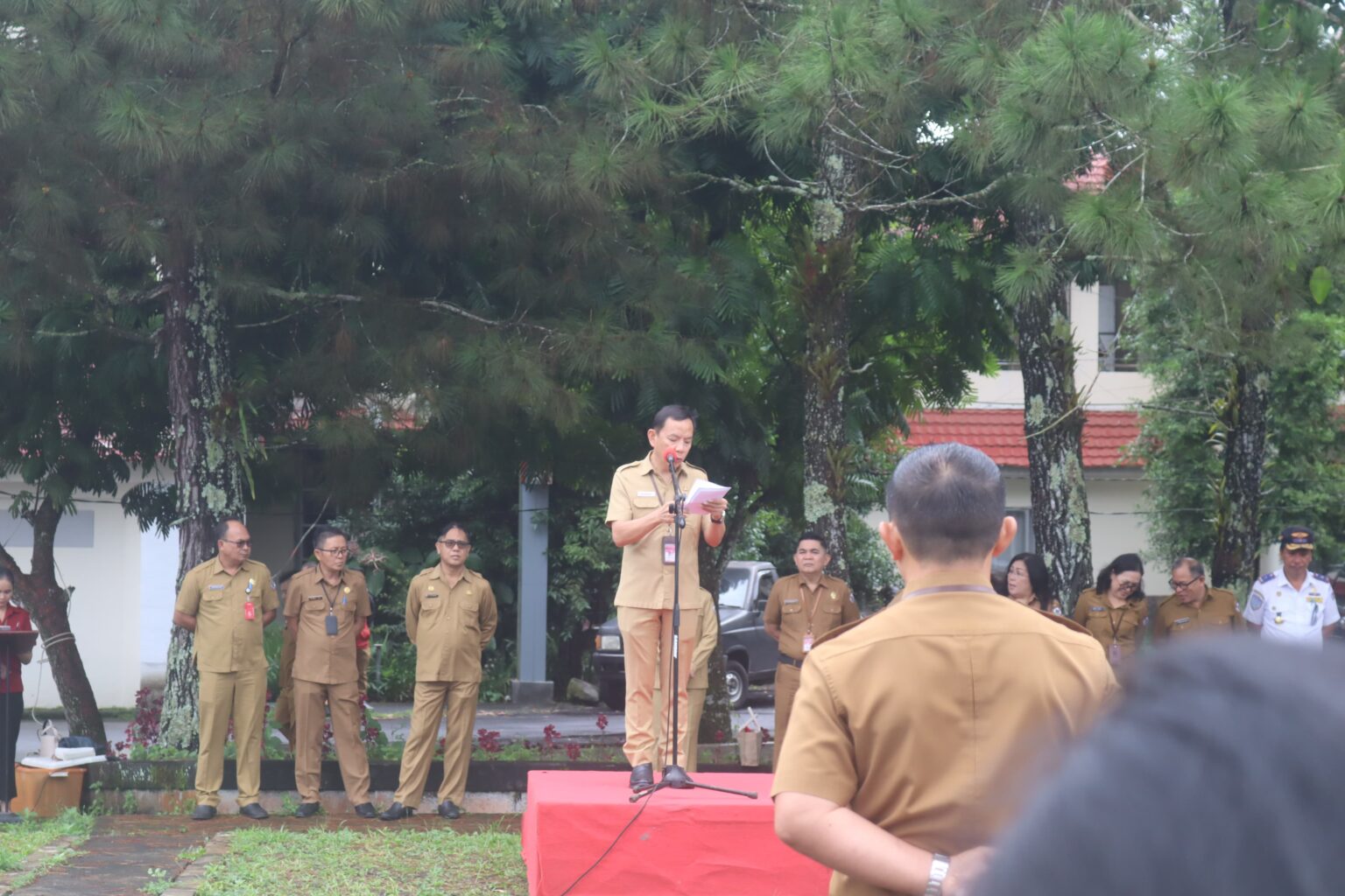 Asisten Pemerintahan dan Kesejahteraan Rakyat Sekretariat Daerah Kota Tomohon O.D.S. Mandagi, (Foto: Diskominfo Tomohon).