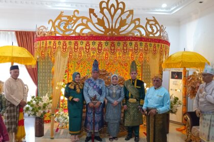 Prosesi adat Poponagan, Abdullah Mokoginta tinggalkan rumah dinas Walikota Kotamobagu